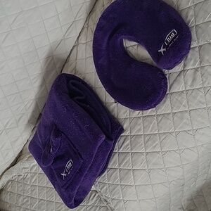 Lug Snuz Sac Travel Pillow and Blanket Set